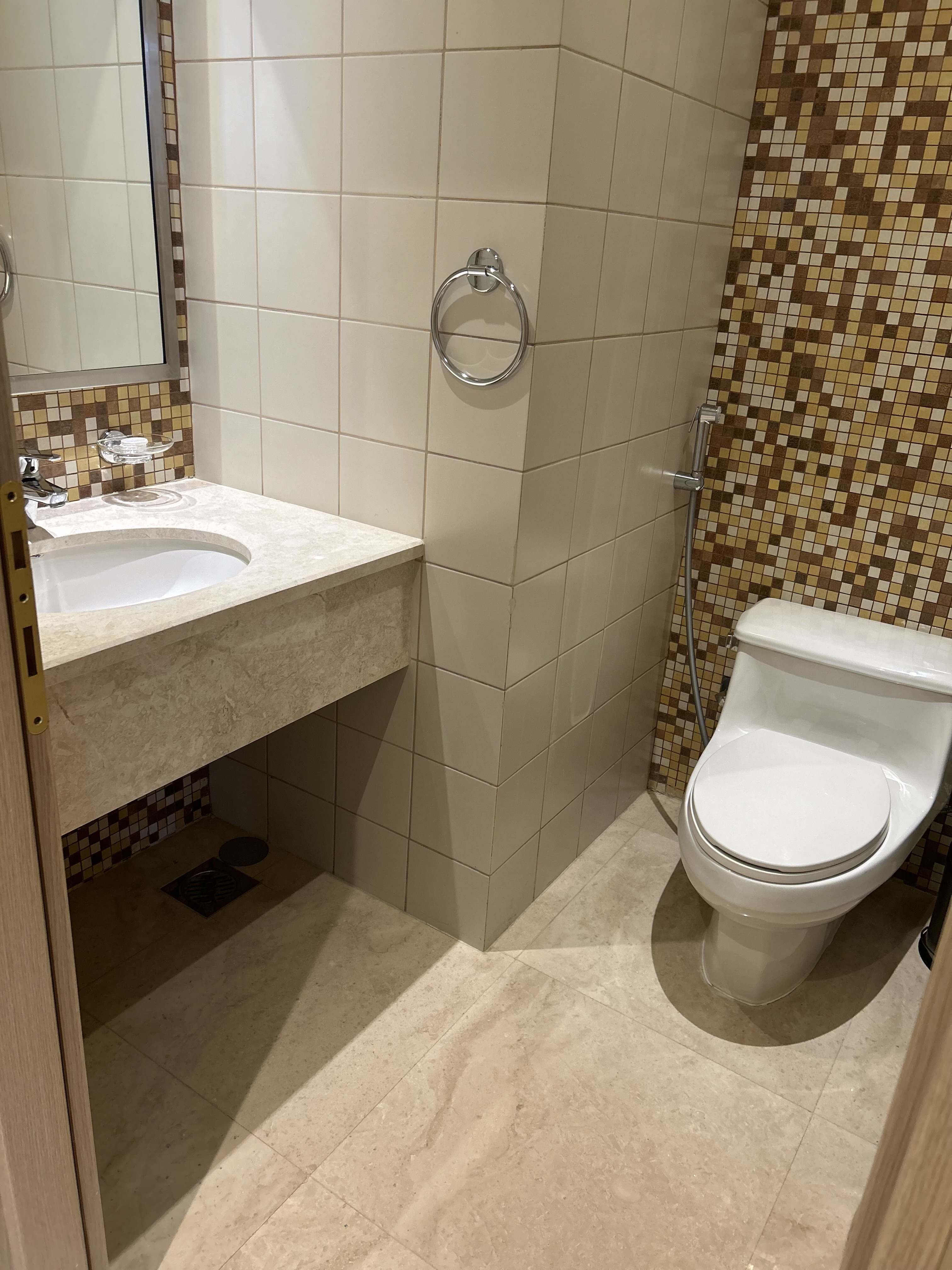 https://cdn.rekaz.io/tenants/3a152b6b-8169-58da-b277-ea546cb98519/3a19afbc-3b8b-01e9-0380-fdb256494a1b.jpg