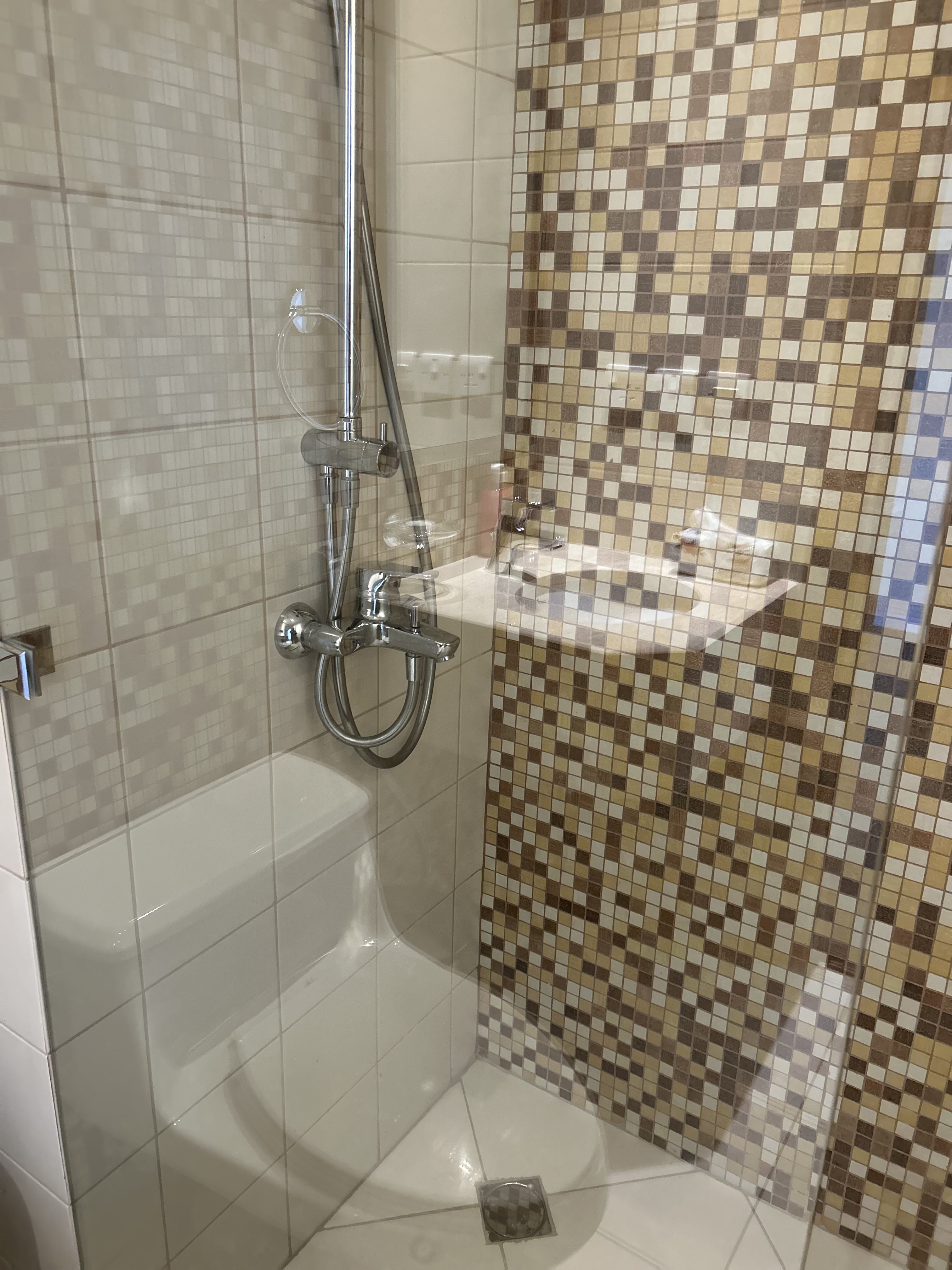 https://cdn.rekaz.io/tenants/3a152b6b-8169-58da-b277-ea546cb98519/3a19afbc-52f4-bcae-ffec-750aab630969.jpg