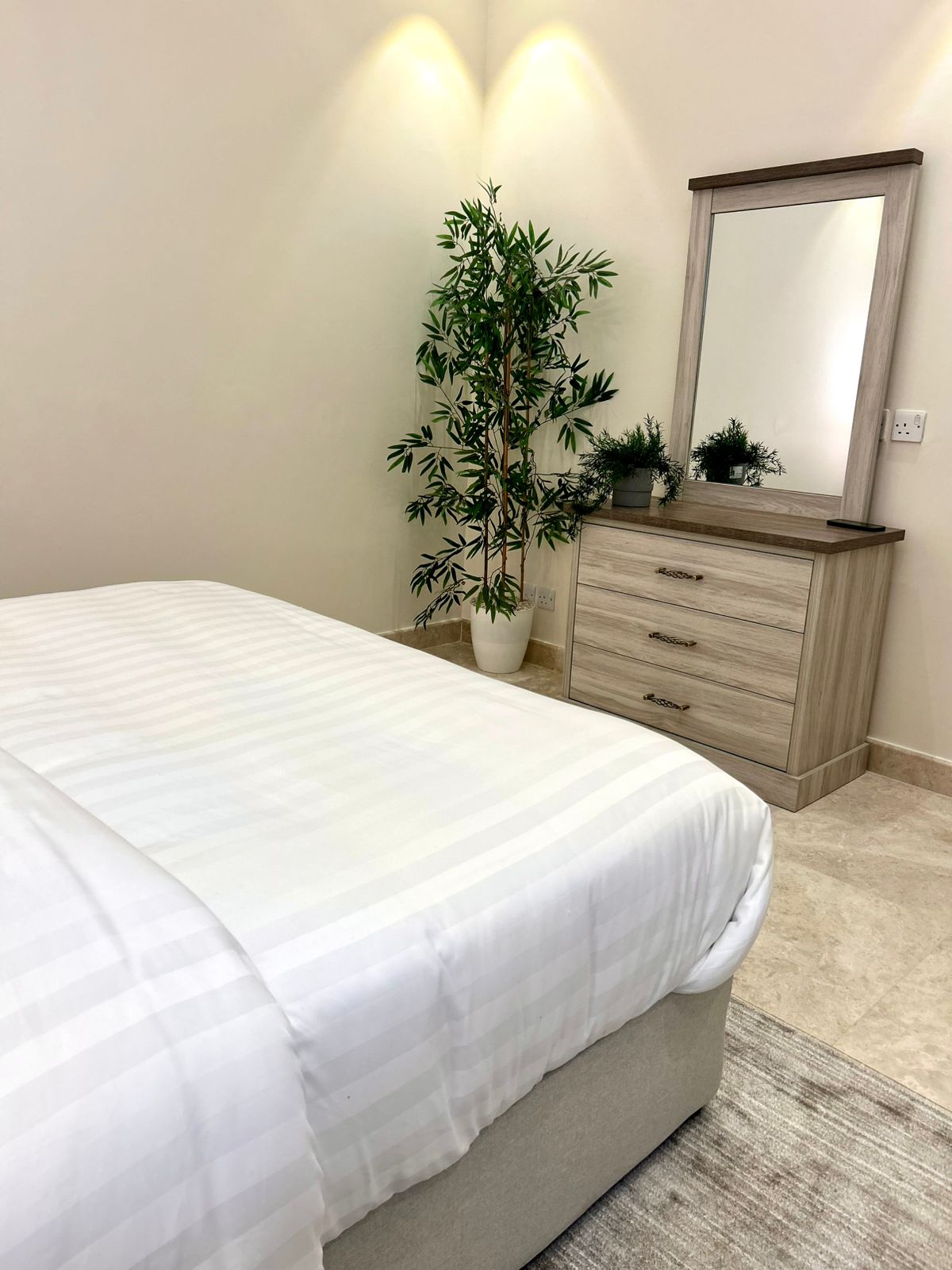 https://cdn.rekaz.io/tenants/3a152b6b-8169-58da-b277-ea546cb98519/3a19b2b0-b3ff-0737-d7ef-c17fb7739a77.jpg