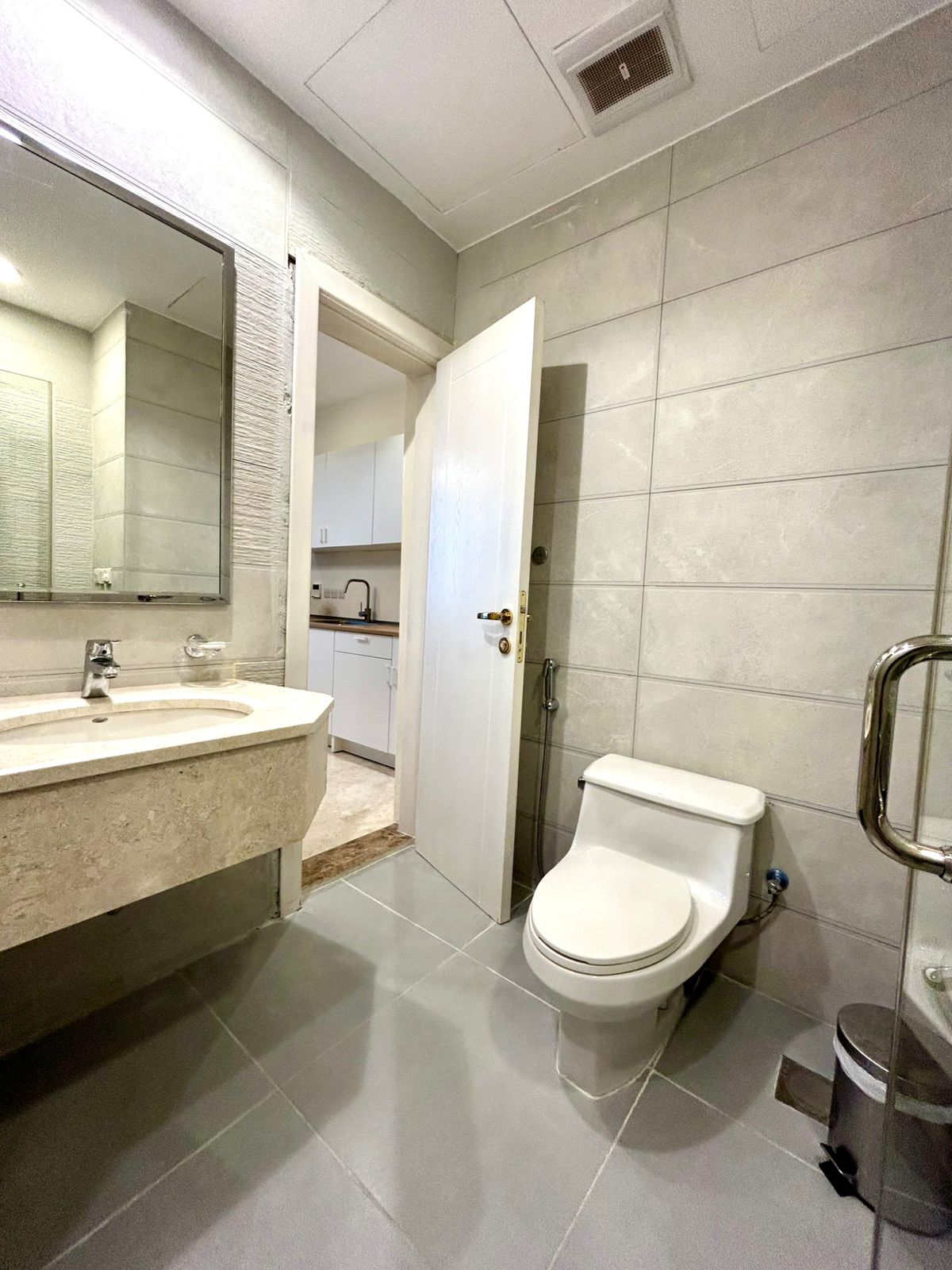 https://cdn.rekaz.io/tenants/3a152b6b-8169-58da-b277-ea546cb98519/3a19b2b2-5224-bef1-c4ff-3ba686246e82.jpg