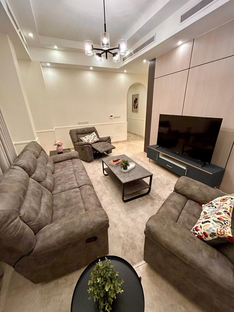 https://cdn.rekaz.io/tenants/3a152b6b-8169-58da-b277-ea546cb98519/3a19c173-8b4c-2285-0cce-68fbda750d5e.jpg