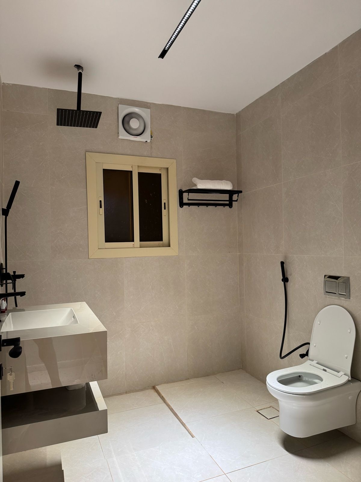 https://cdn.rekaz.io/tenants/3a16571f-dd59-40de-825c-c0504876bc75/3a1ab185-ad22-fff8-4bca-88585c0fe7b5.jpg