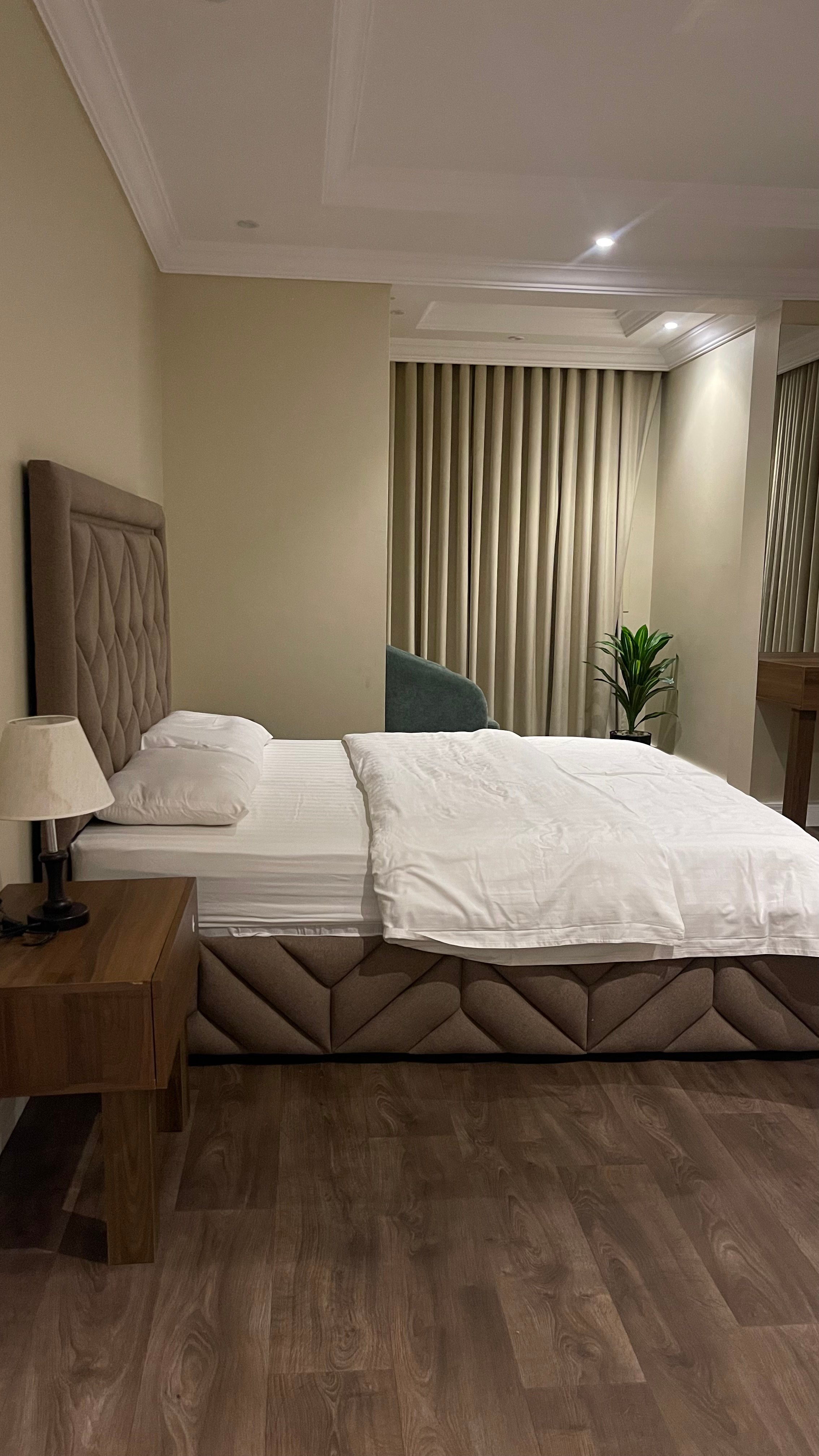 https://cdn.rekaz.io/tenants/3a16571f-dd59-40de-825c-c0504876bc75/3a1ab19b-1845-fb57-9a9e-5b54a09497aa.jpg