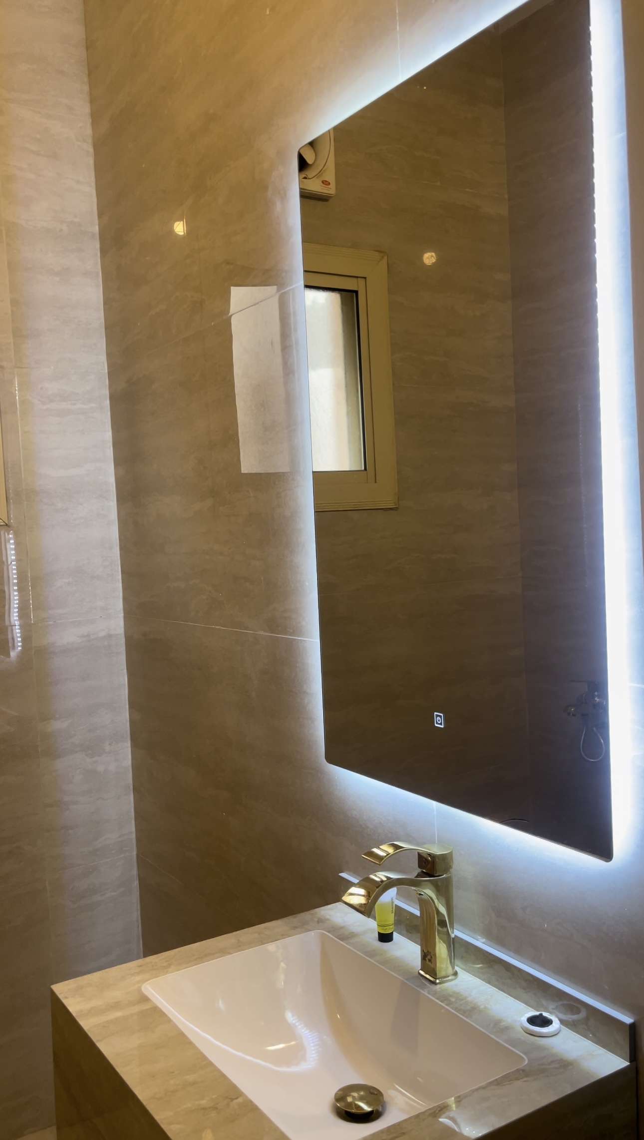 https://cdn.rekaz.io/tenants/3a16571f-dd59-40de-825c-c0504876bc75/3a1ab1a6-8d7e-f948-7b4e-97a1ae1f42db.jpg