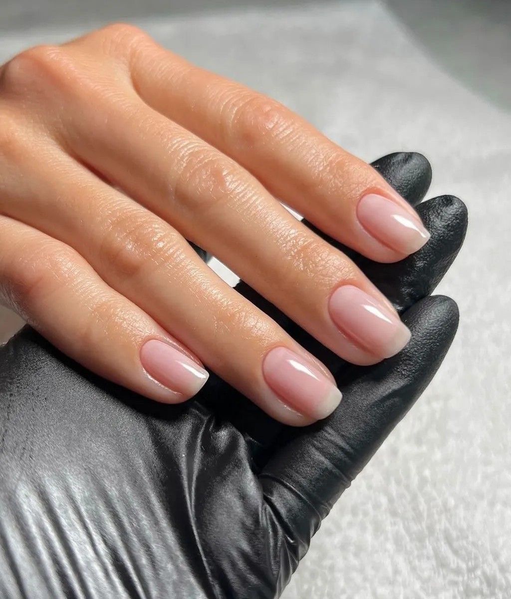 منيكير لليدين