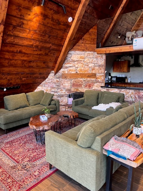 https://cdn.rekaz.io/tenants/3a1927c4-9895-55d4-895d-1e67eb8ab222/3a1ae5e1-ff18-e96e-f972-d001ee451550.jpg