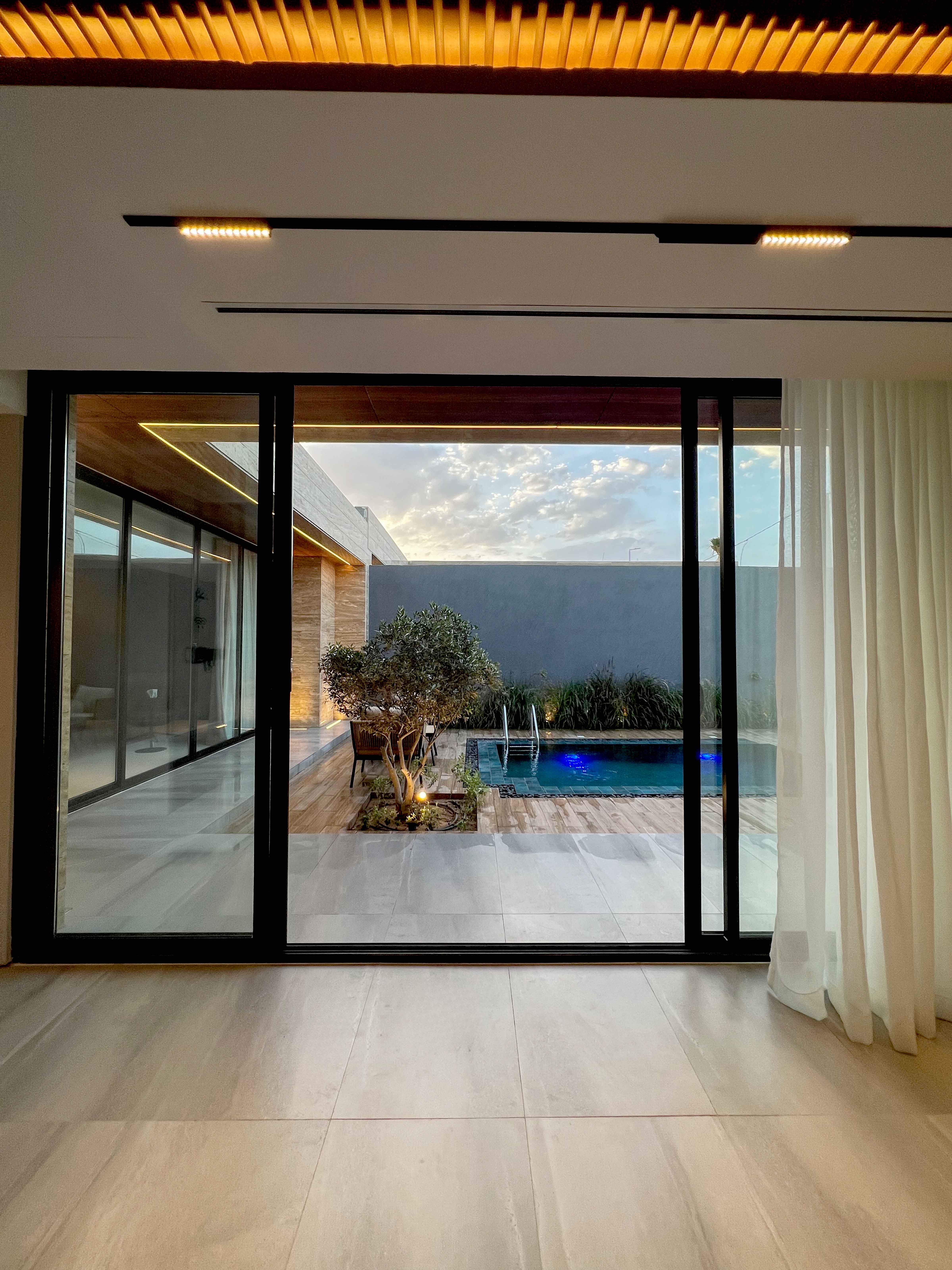 https://cdn.rekaz.io/tenants/3a196254-325b-cd9b-2134-fe3cdae5330b/3a19aeda-ea03-4dc9-b81d-702ae1ab89a0.jpg