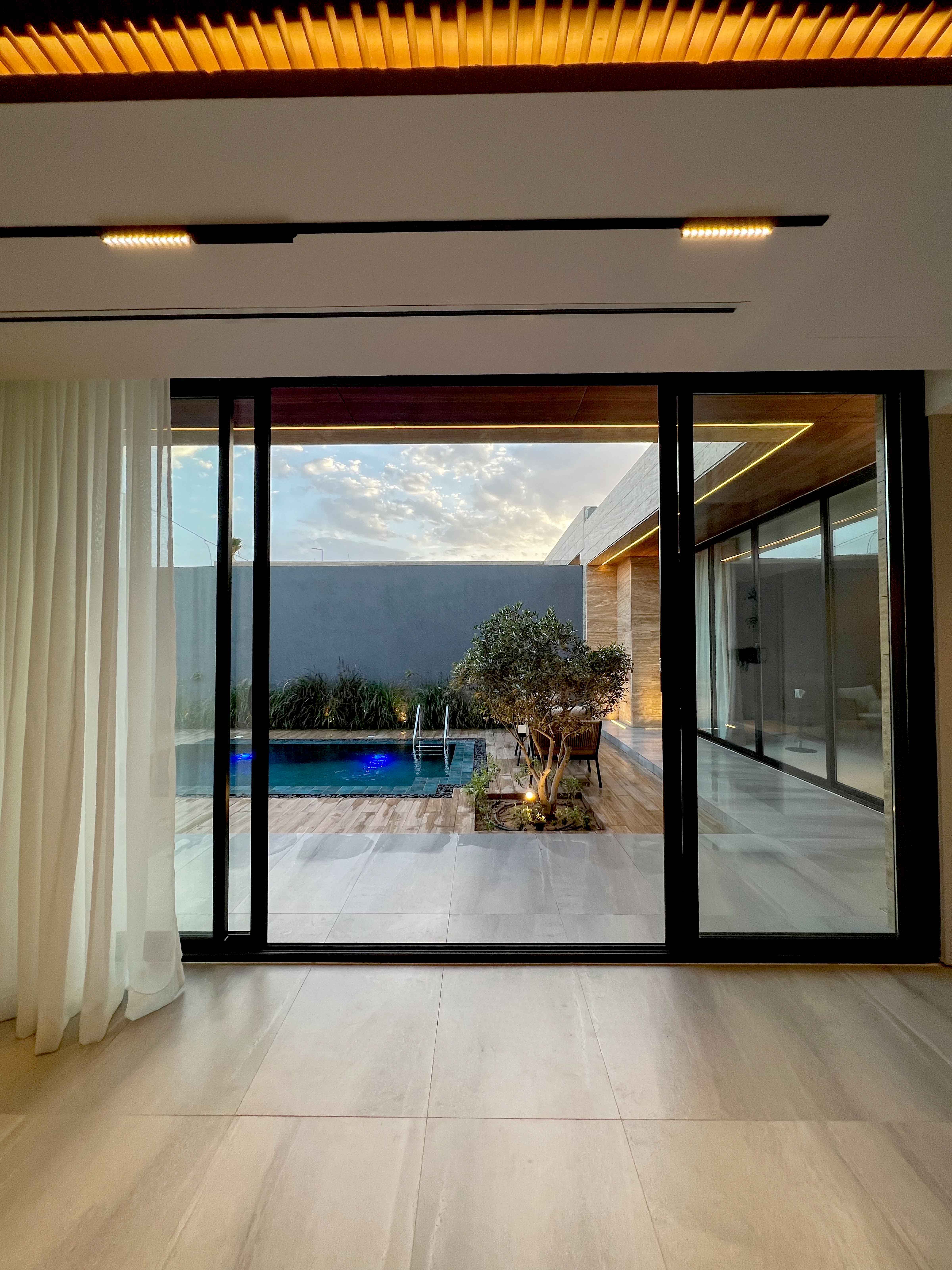 https://cdn.rekaz.io/tenants/3a196254-325b-cd9b-2134-fe3cdae5330b/3a19d6e6-bf71-ca1e-46d8-63a60fa3887c.jpg
