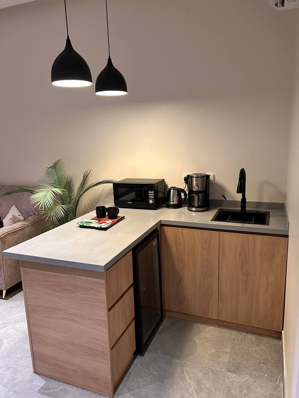 https://cdn.rekaz.io/tenants/3a1a2f2c-dfb5-baba-689e-0cf0b5e7aa77/3a1a3e85-b846-070a-34a9-60559957459c.jpg