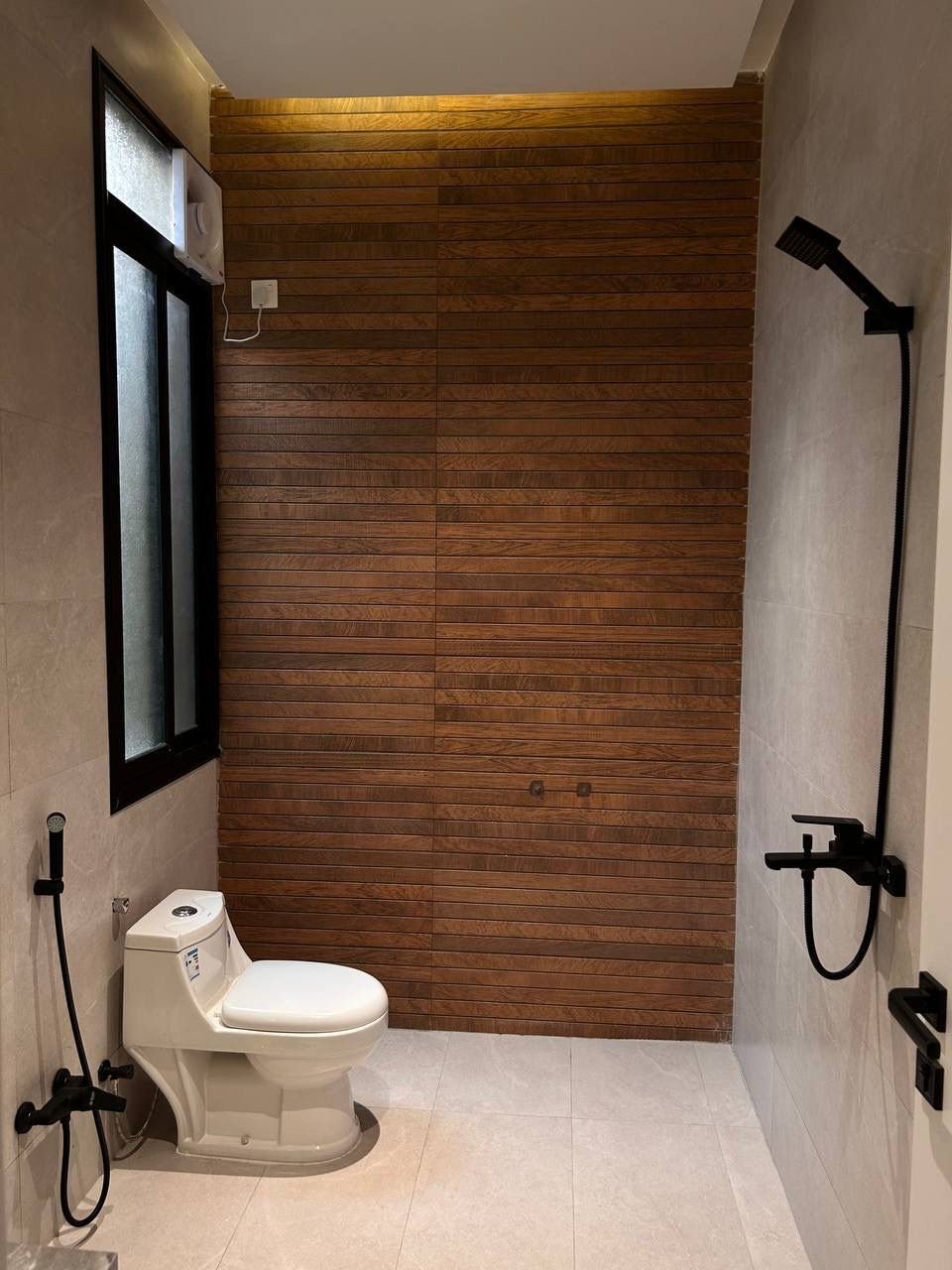 https://cdn.rekaz.io/tenants/3a1a2f2c-dfb5-baba-689e-0cf0b5e7aa77/3a1a3e86-955c-4b89-a711-9238d2aad6ec.jpg
