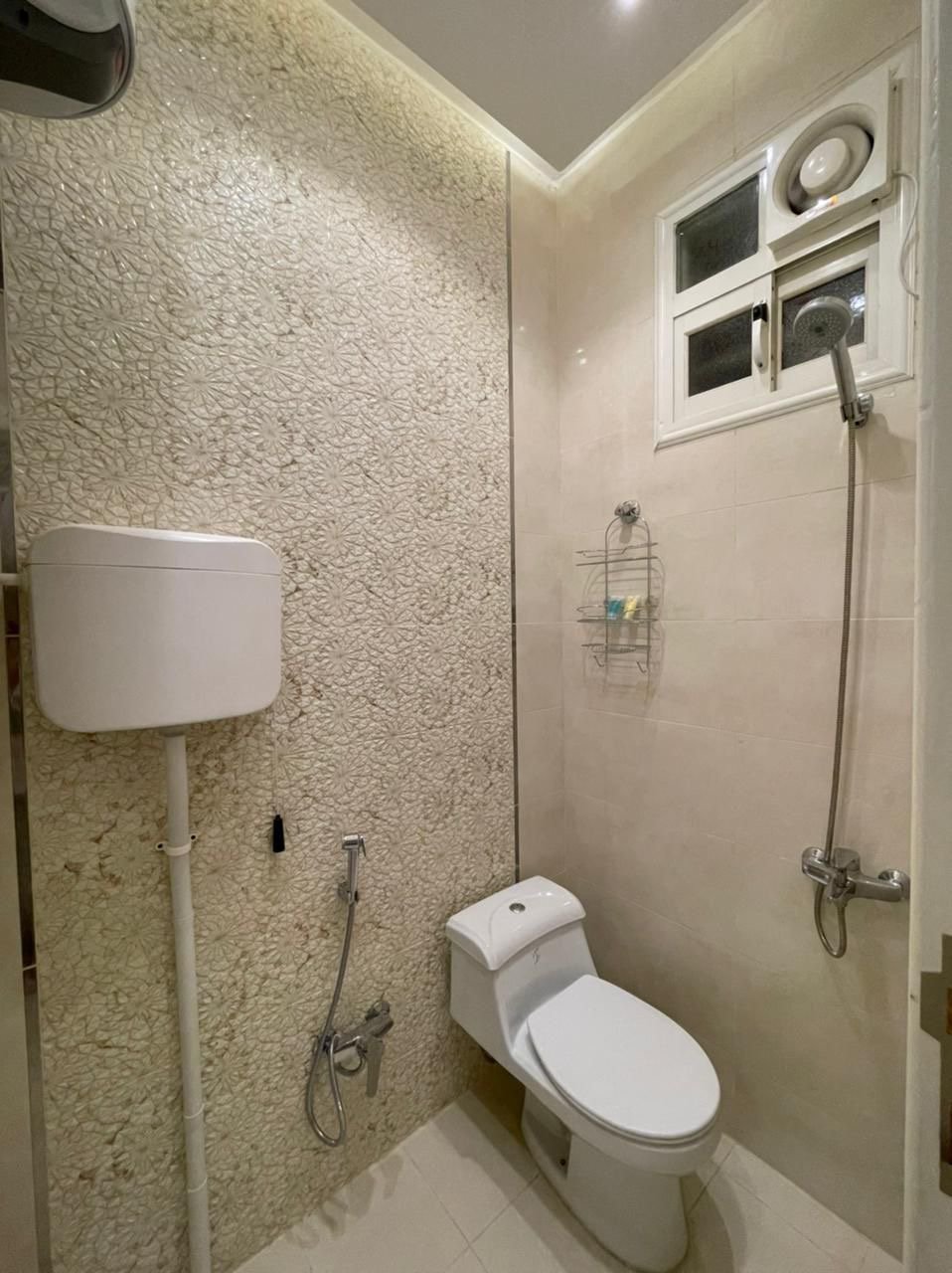 https://cdn.rekaz.io/tenants/3a1a2f2c-dfb5-baba-689e-0cf0b5e7aa77/3a1a4a6d-a817-0461-5873-68c16a972c40.jpg
